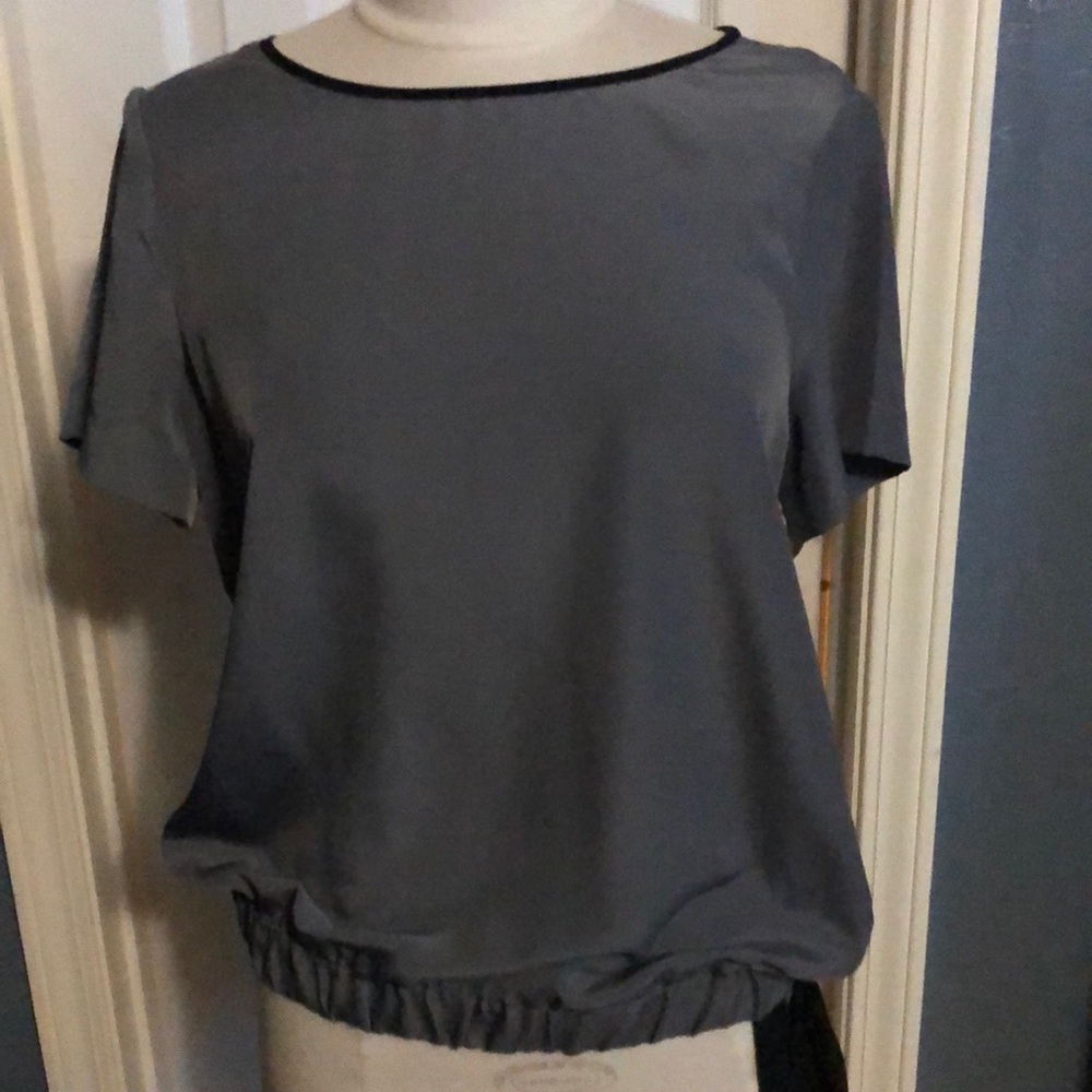 Grey blouse - Picture 3 of 3
